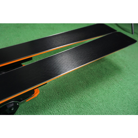 UC55 Atomic Redster Q9 176 test 2026 jak nowe